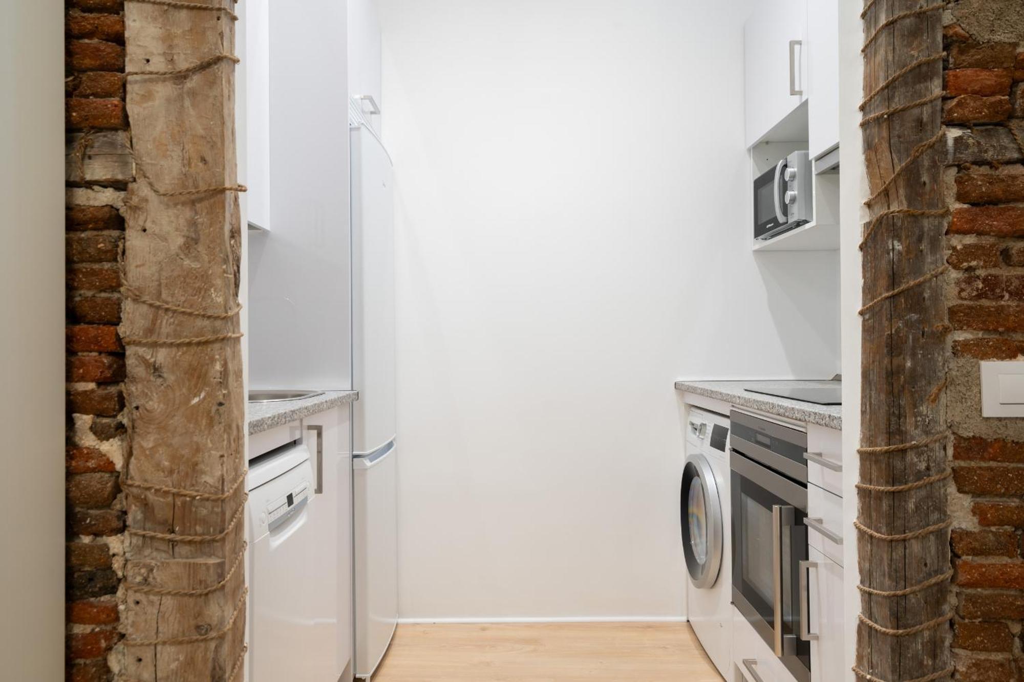 Loft Para 4 Personas En Cuatro Caminos Alquiler Temporal Madrid Exterior photo